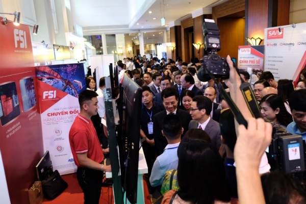 Diễn đàn công nghệ cấp cao Vietnam ICT summit 2019